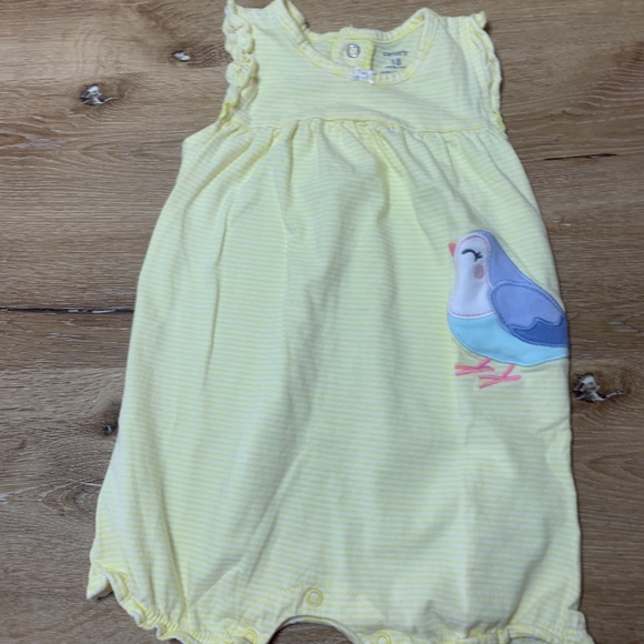 Bundled of Dress, Onesie and set of shorts and t-shirt. Size 18M - Picture 6 of 7
